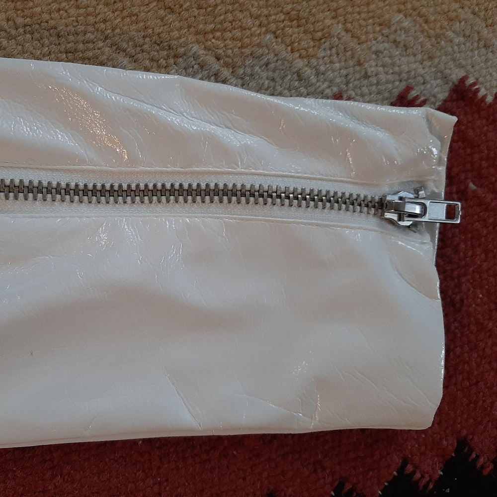 BB DAKOTA It's Electric Vegan Leather Moto Jacket Shiny White XS - Picture 11 of 15